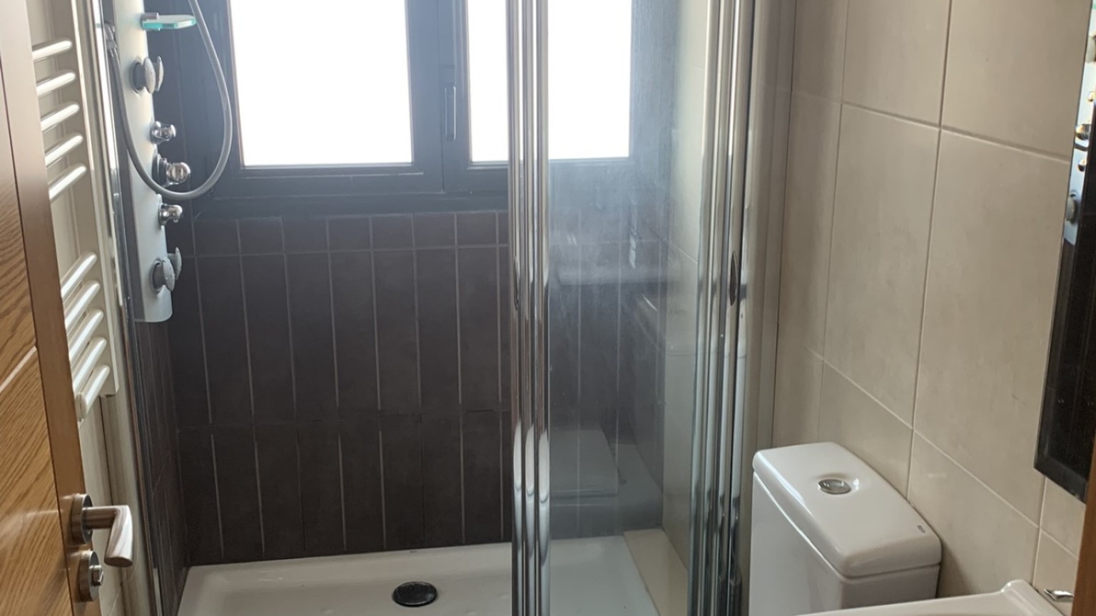 Inversores.- En venta lote de 6 viviendas con plaza de aparcamiento , muy céntricas, en Figueres