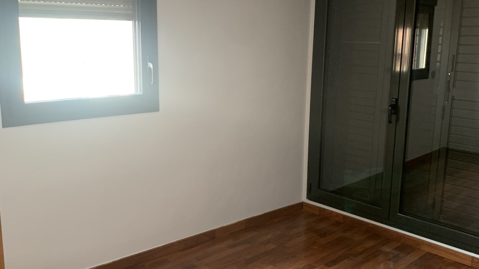 Inversores.- En venta lote de 6 viviendas con plaza de aparcamiento , muy céntricas, en Figueres