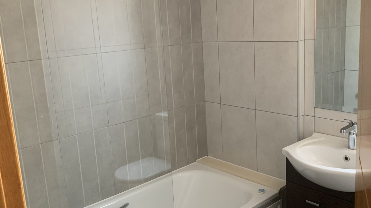Inversores.- En venta lote de 6 viviendas con plaza de aparcamiento , muy céntricas, en Figueres