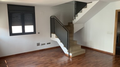 Inversores.- En venta lote de 6 viviendas con plaza de aparcamiento , muy céntricas, en Figueres