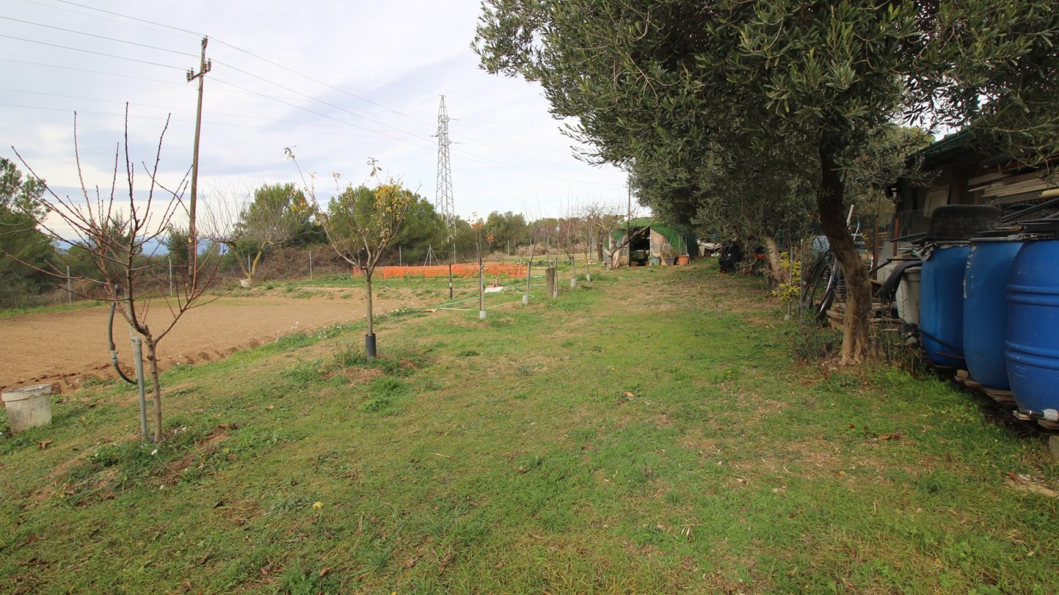  For sale non-mortgageable rustic land with ground floor house in the municipality of Vilaür