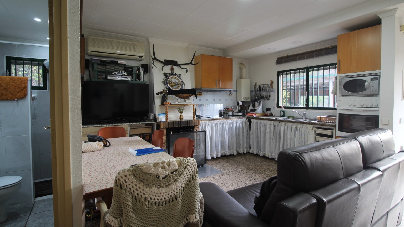 For sale non-mortgageable rustic land with ground floor house in the municipality of Vilaür