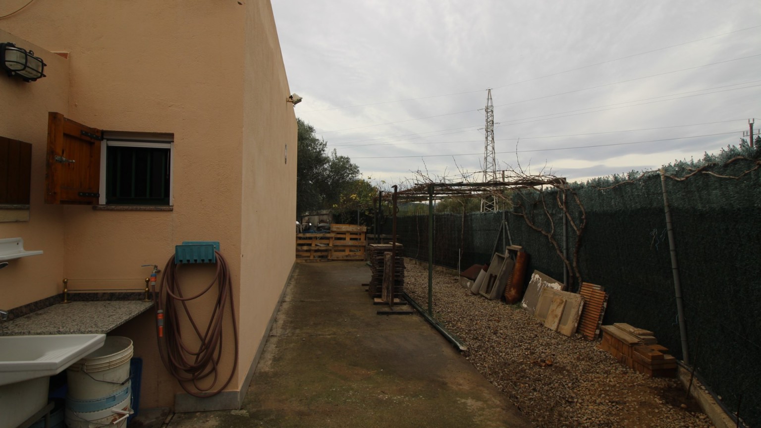  For sale non-mortgageable rustic land with ground floor house in the municipality of Vilaür