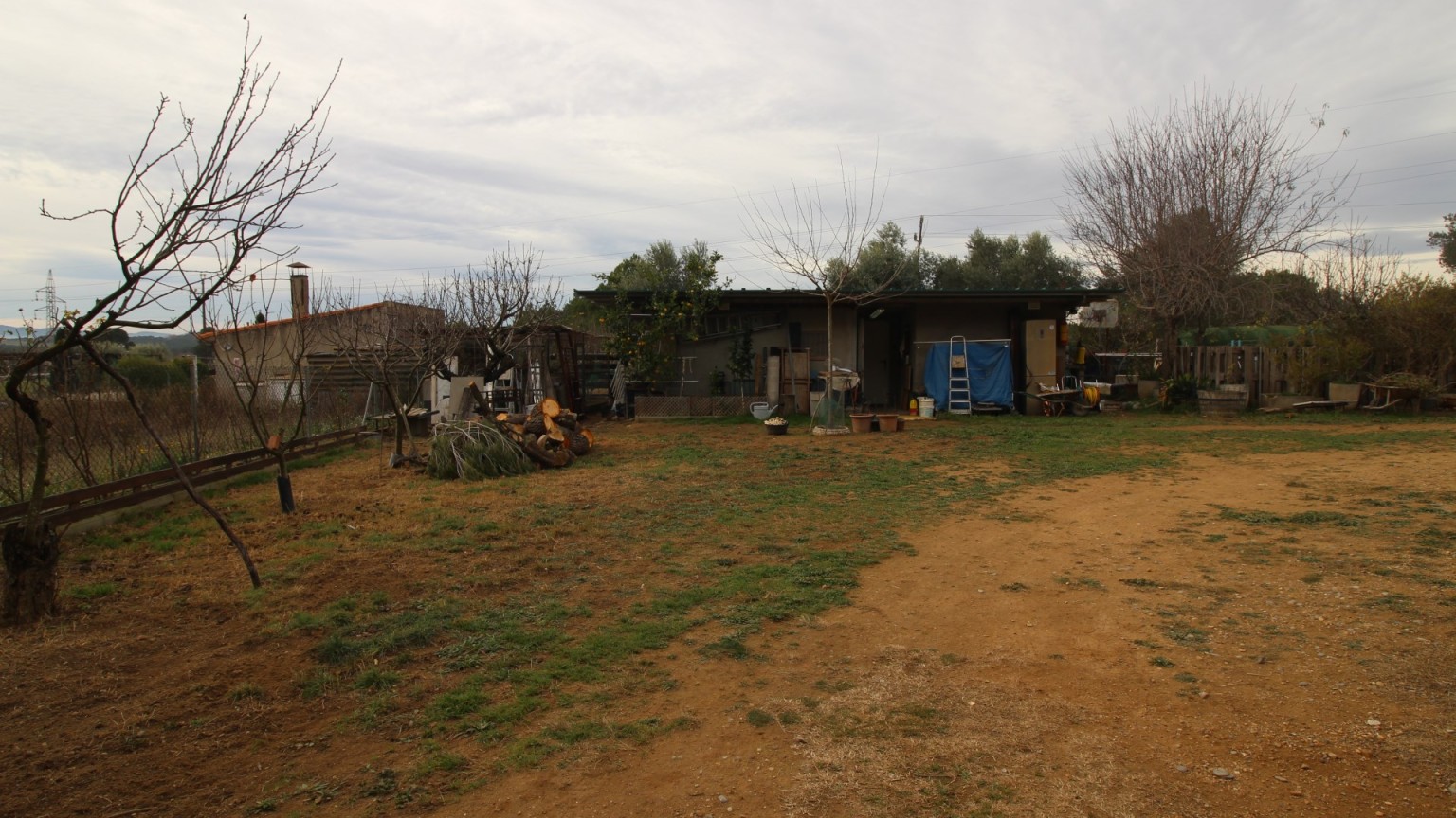  For sale non-mortgageable rustic land with ground floor house in the municipality of Vilaür