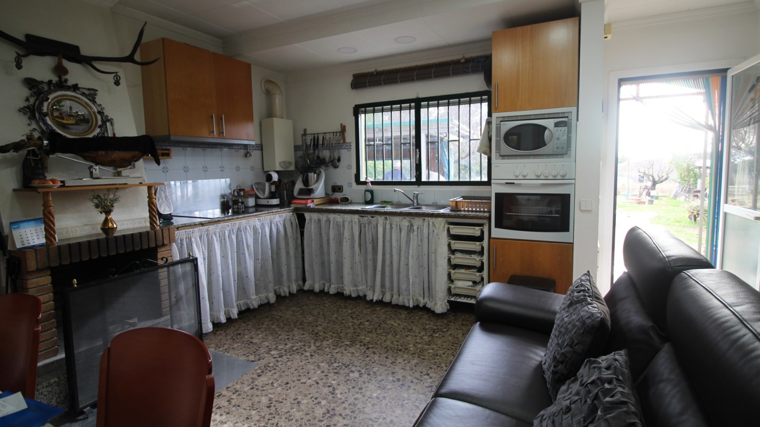  For sale non-mortgageable rustic land with ground floor house in the municipality of Vilaür