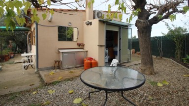  For sale non-mortgageable rustic land with ground floor house in the municipality of Vilaür