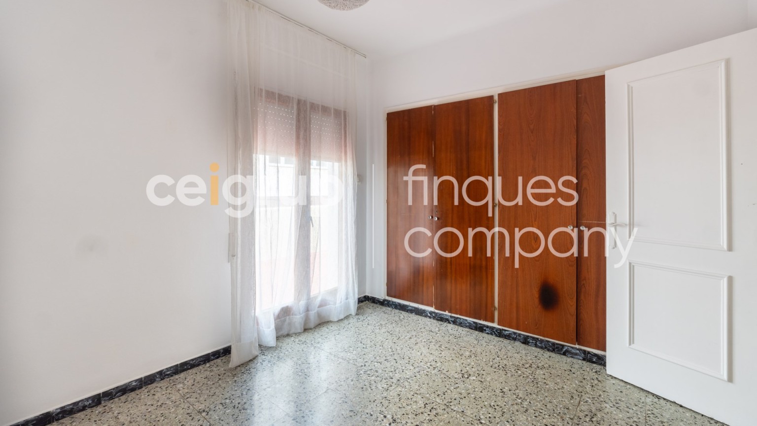 Casa en el centro de Roses, con 4 dormitorios y garaje de 136m².