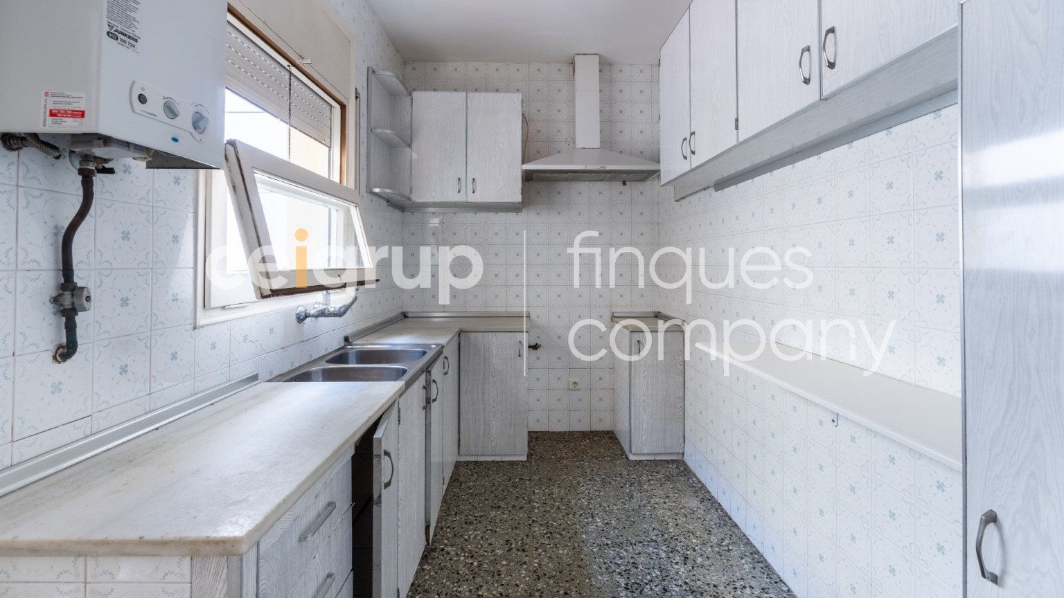 Casa en el centro de Roses, con 4 dormitorios y garaje de 136m².