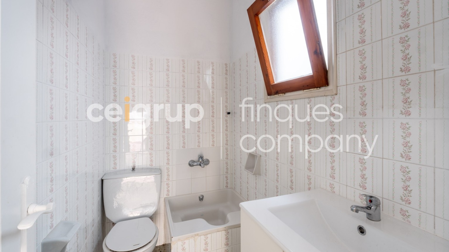 Casa en el centro de Roses, con 4 dormitorios y garaje de 136m².