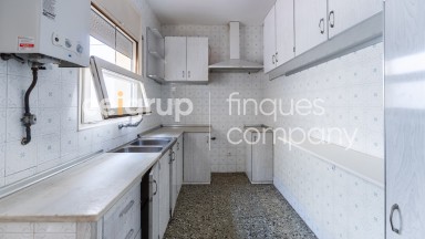 Casa en el centro de Roses, con 4 dormitorios y garaje de 136m².