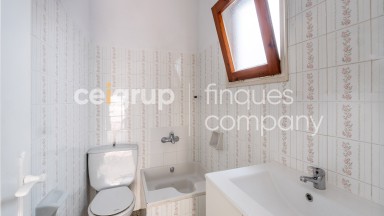 Casa en el centro de Roses, con 4 dormitorios y garaje de 136m².