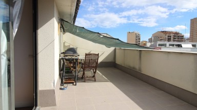 Duplex for sale, 2 bedrooms and parking included, 300 mts from the centre.