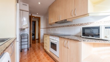 Apartment with two parking spaces for sale in the center of Girona