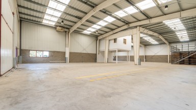 Industrial warehouse for sale or rent located in the town of Llagostera.