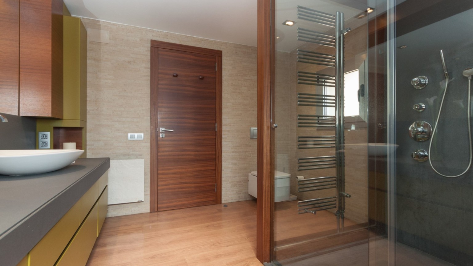 Casa en venta de  alto standing, con  piscina privada y garaje, en Roses 