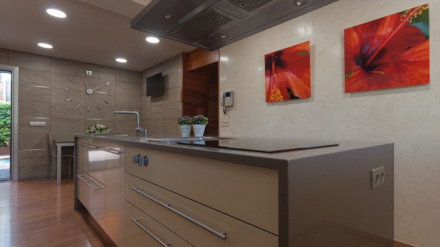 Casa en venta de  alto standing, con  piscina privada y garaje, en Roses 