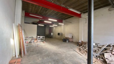 Commercial premises for rent, to be refurbished.