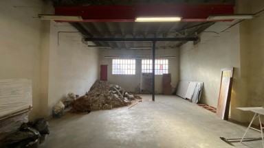 Commercial premises for rent, to be refurbished.