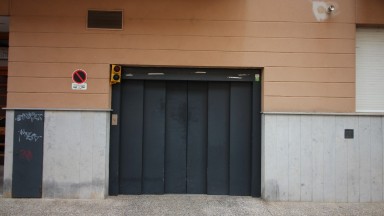 Parking for sale with very good access, located in the Eixample area