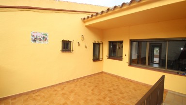 For sale detached house with garden, consisting of three houses.