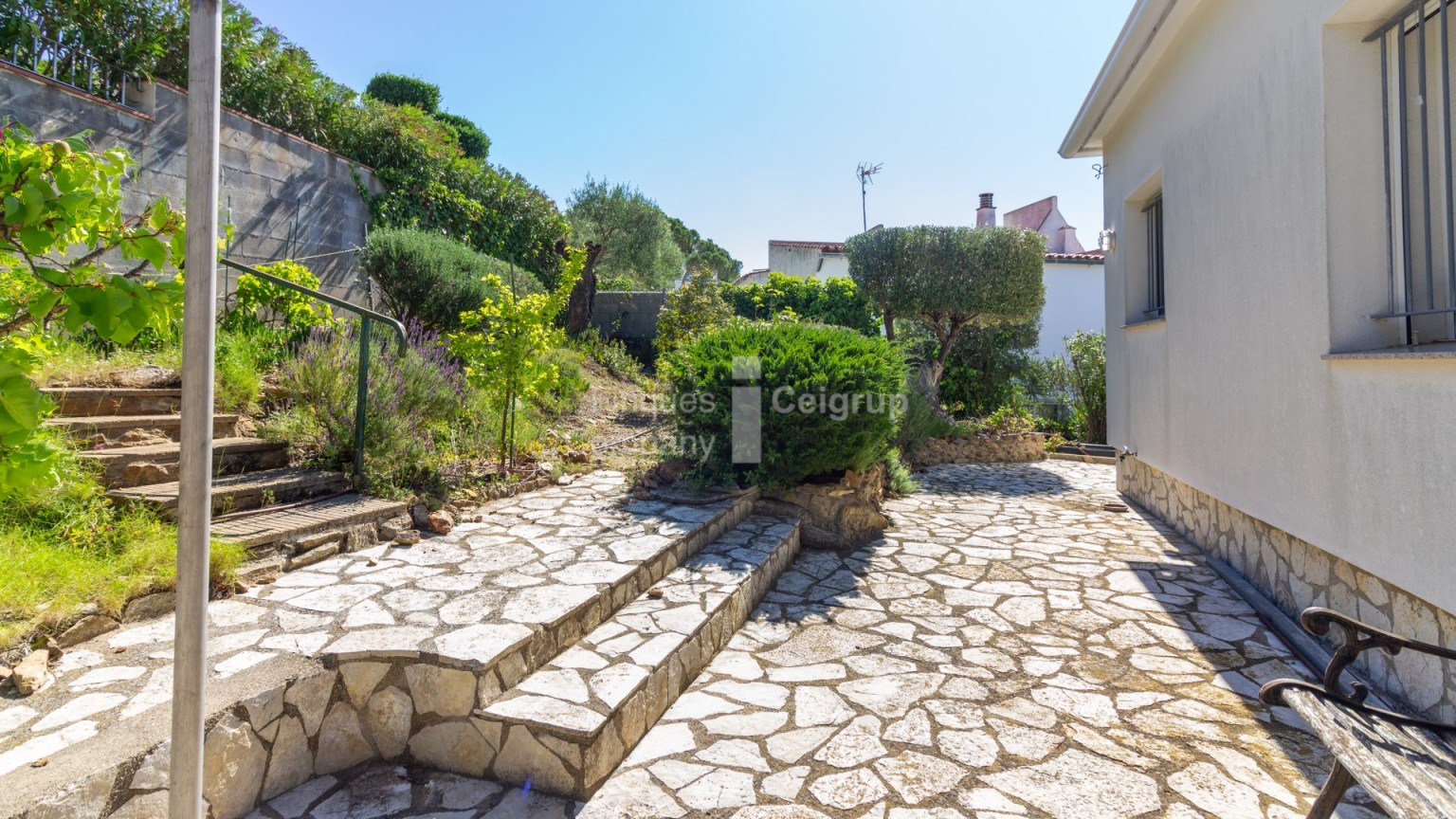 Casa en venta con vistas al Golfo de Roses, en Mas Fumats de Roses