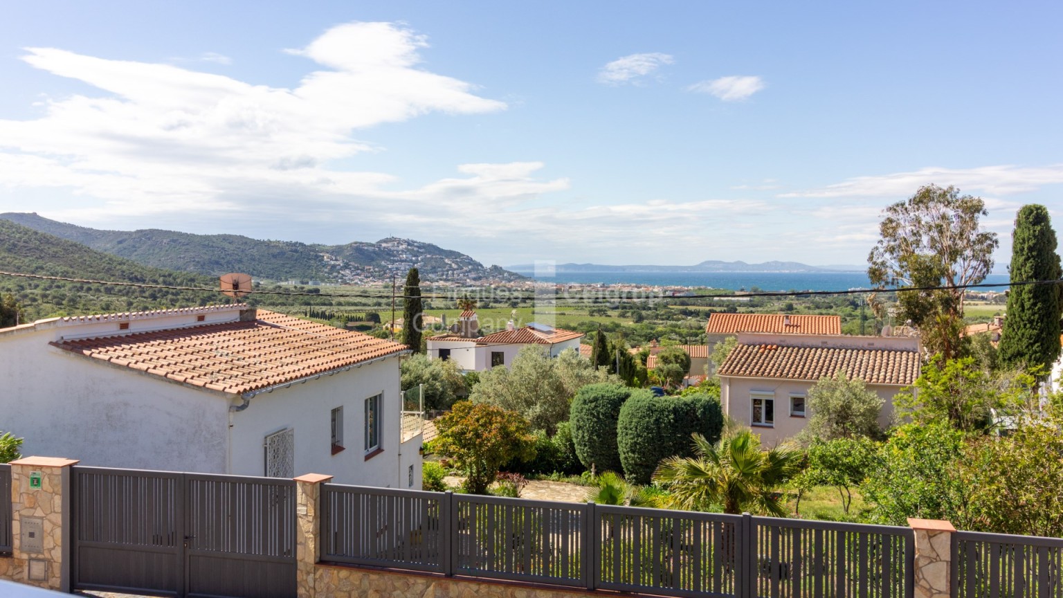 Casa en venta con vistas al Golfo de Roses, en Mas Fumats de Roses