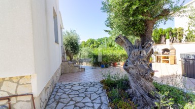 Casa en venta con vistas al Golfo de Roses, en Mas Fumats de Roses