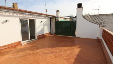 Nice apartment for sale with terrace in the center of El Port de Llançà