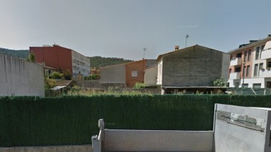 Parcela situada en el centro de Bescanó