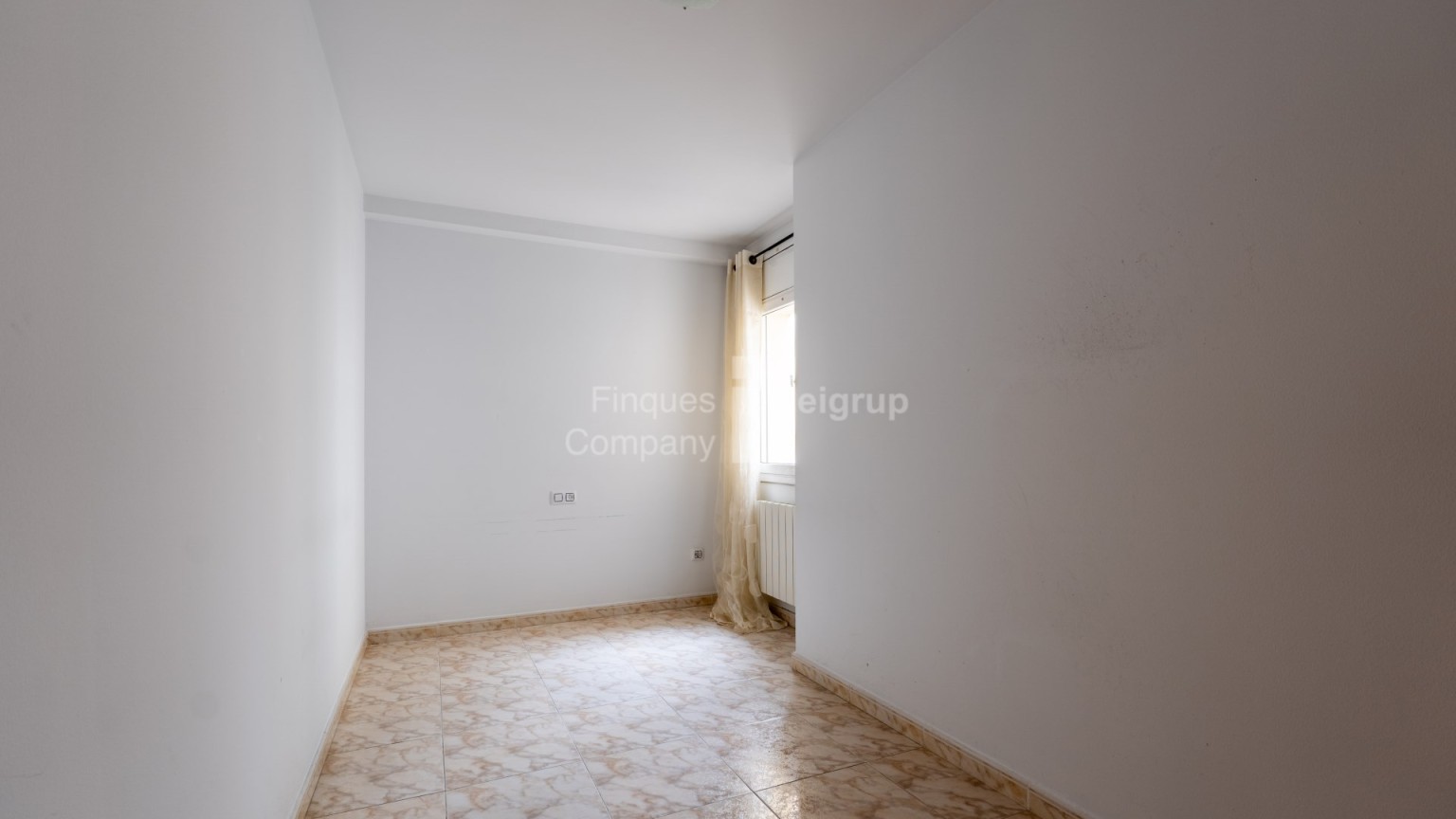PISO Y APARCAMIENTO EN VENTA EN LA POBLACIÓN DE BORDILS