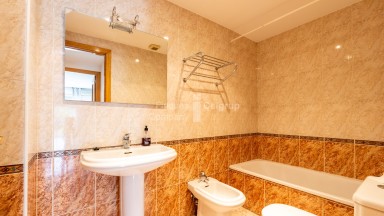 PISO Y APARCAMIENTO EN VENTA EN LA POBLACIÓN DE BORDILS