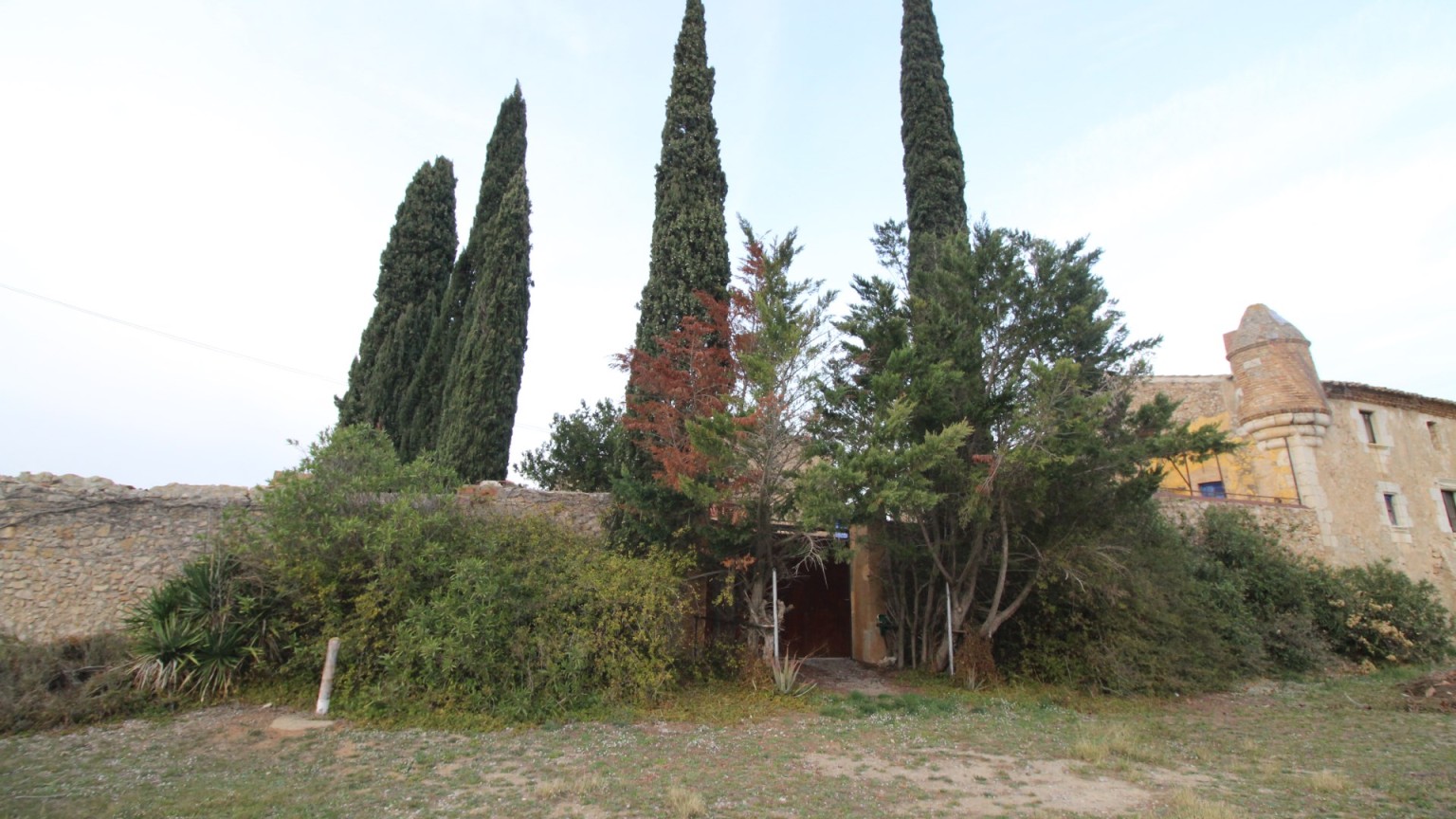 Masia en venta con gran extensión de terreno, en L'Escala