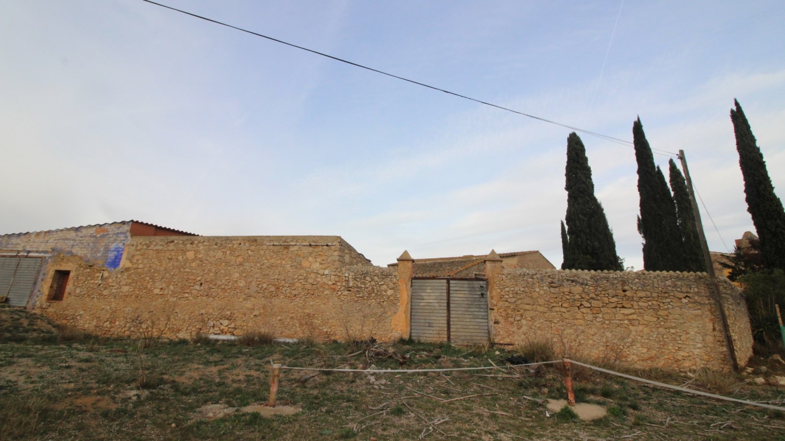 Masia en venta con gran extensión de terreno, en L'Escala