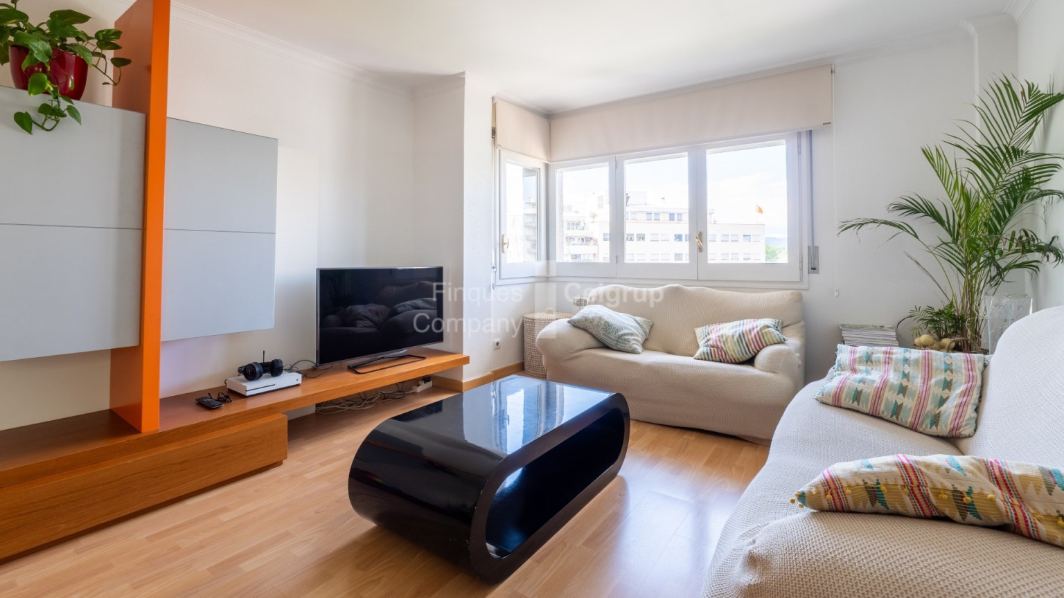  Ático en venta de 120 m²  en la zona Devesa de Girona