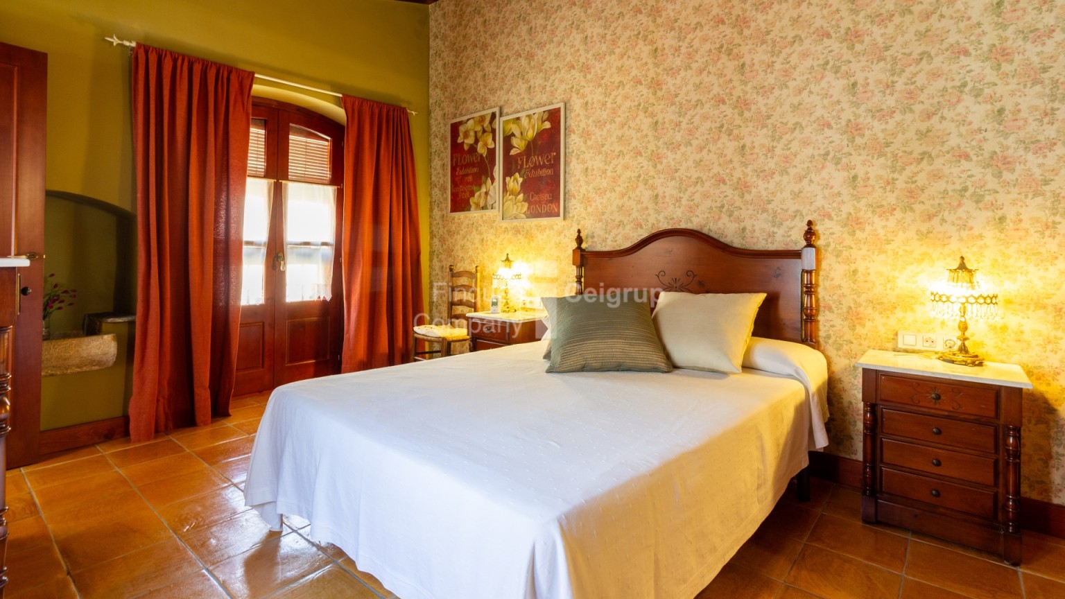 Casa en venta,  con encanto, en el centro histórico de Castelló d´Empúries  