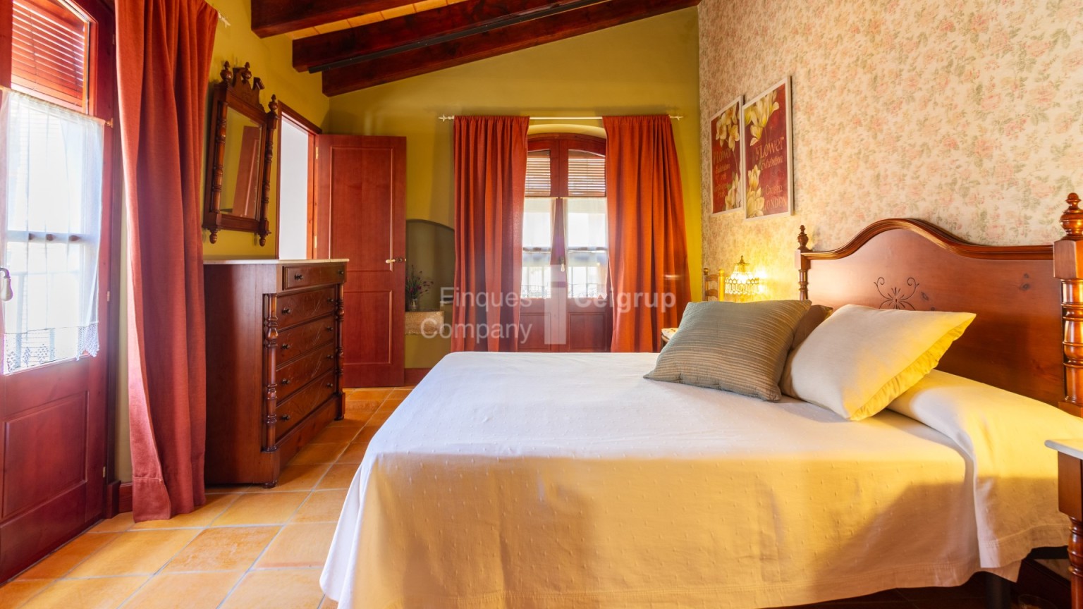 Casa en venta,  con encanto, en el centro histórico de Castelló d´Empúries  