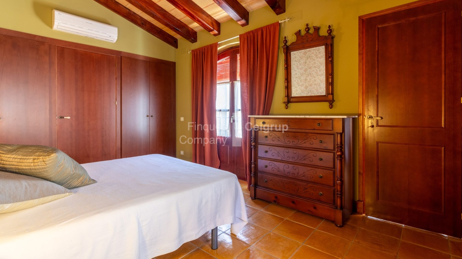Casa en venta,  con encanto, en el centro histórico de Castelló d´Empúries  