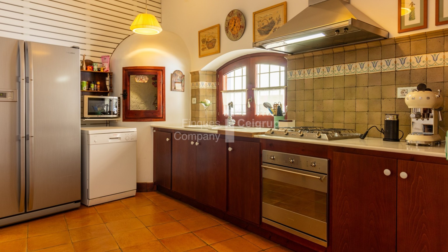 Casa en venta,  con encanto, en el centro histórico de Castelló d´Empúries  