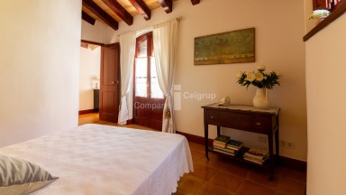 Casa en venta,  con encanto, en el centro histórico de Castelló d´Empúries  