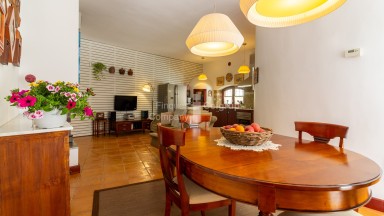 Casa en venta,  con encanto, en el centro histórico de Castelló d´Empúries  
