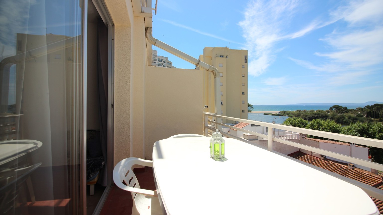 Apartamento en venta, con ascensor, excelentes vistas a los Aiguamolls de l'Empordà