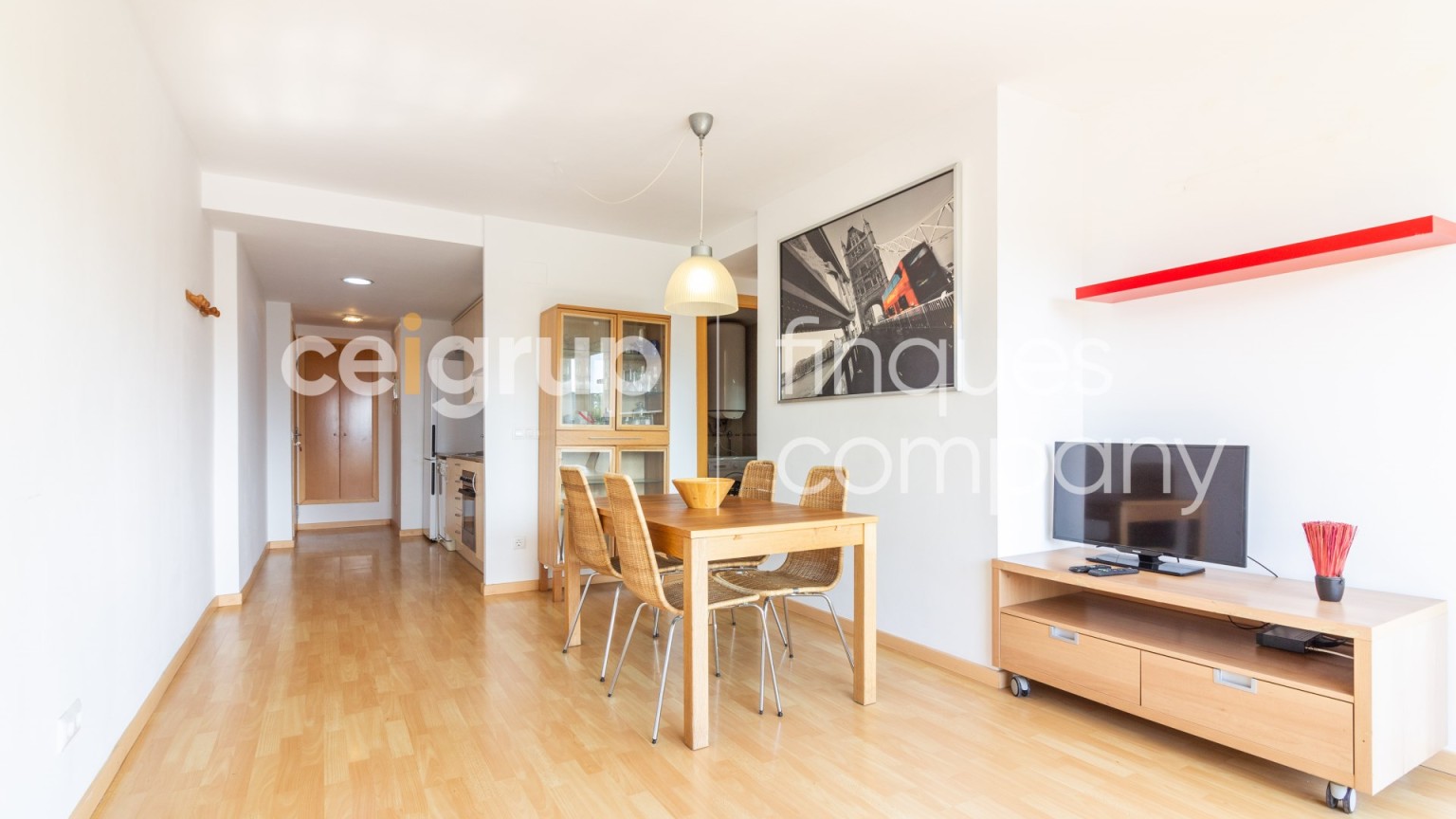 Apartamento en venta con pisicina comunitaria y parking, en Roses