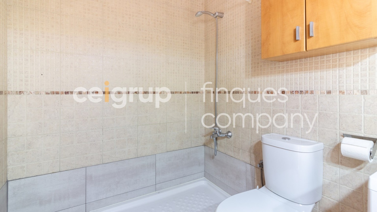 Apartamento en venta con pisicina comunitaria y parking, en Roses