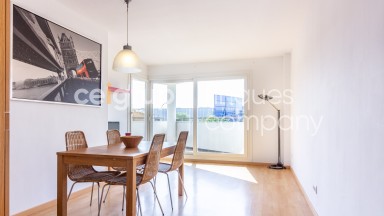 Apartamento en venta con pisicina comunitaria y parking, en Roses