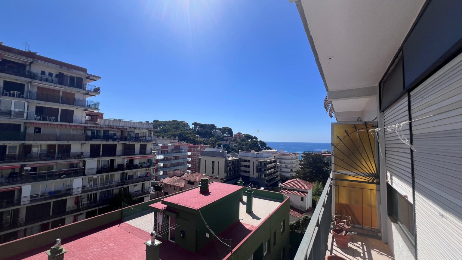 Piso en venta en la población de Lloret de Mar situado en segunda línea de mar.