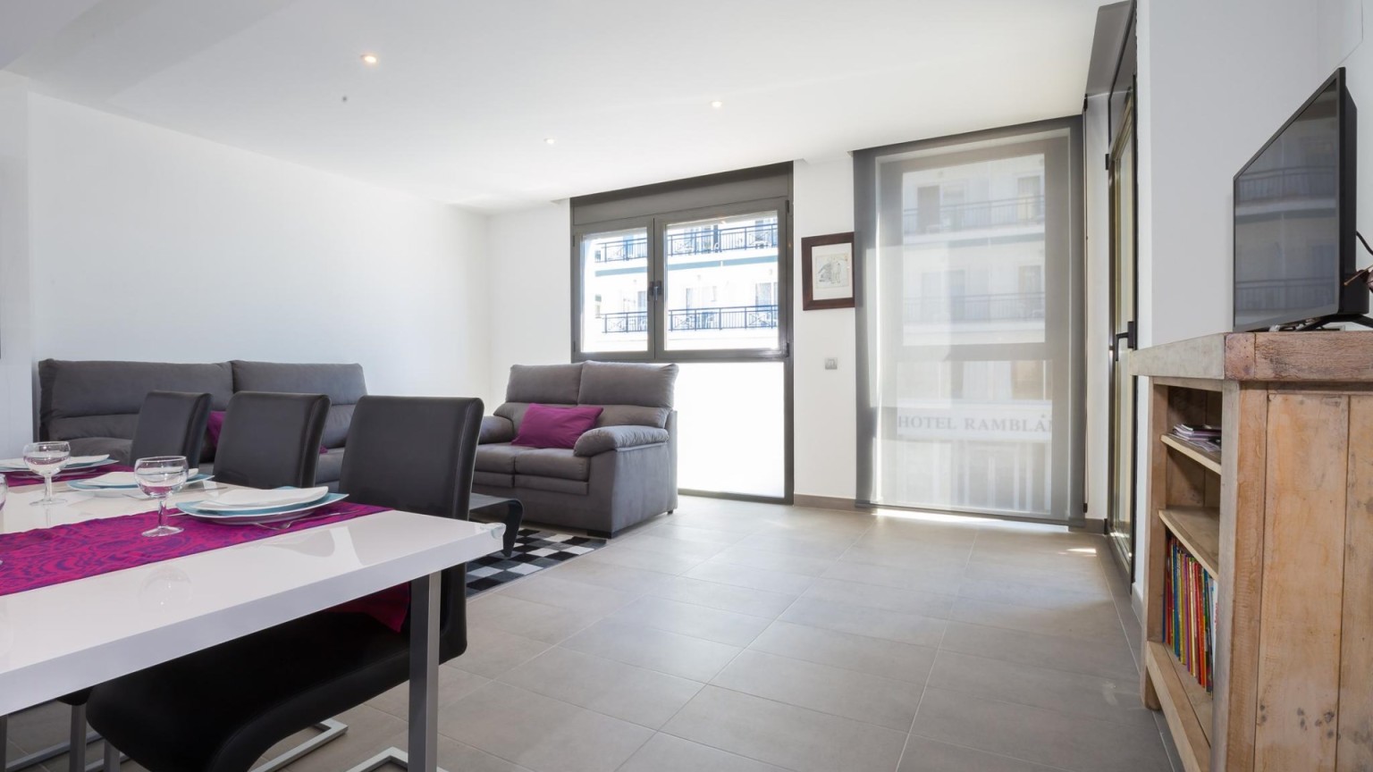 Appartement central à Roses, près de la plage et avec vue sur la mer. AVEC LICENCE TOURISTIQUE
