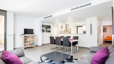 Appartement central à Roses, près de la plage et avec vue sur la mer. AVEC LICENCE TOURISTIQUE