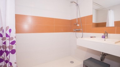 Appartement central à Roses, près de la plage et avec vue sur la mer. AVEC LICENCE TOURISTIQUE