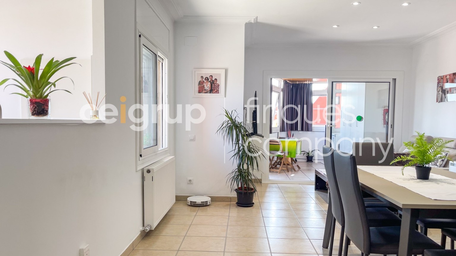 Excelente ático en venta, con vistas a la Bahia de Roses, enfrente del museo Dalí de Figueres