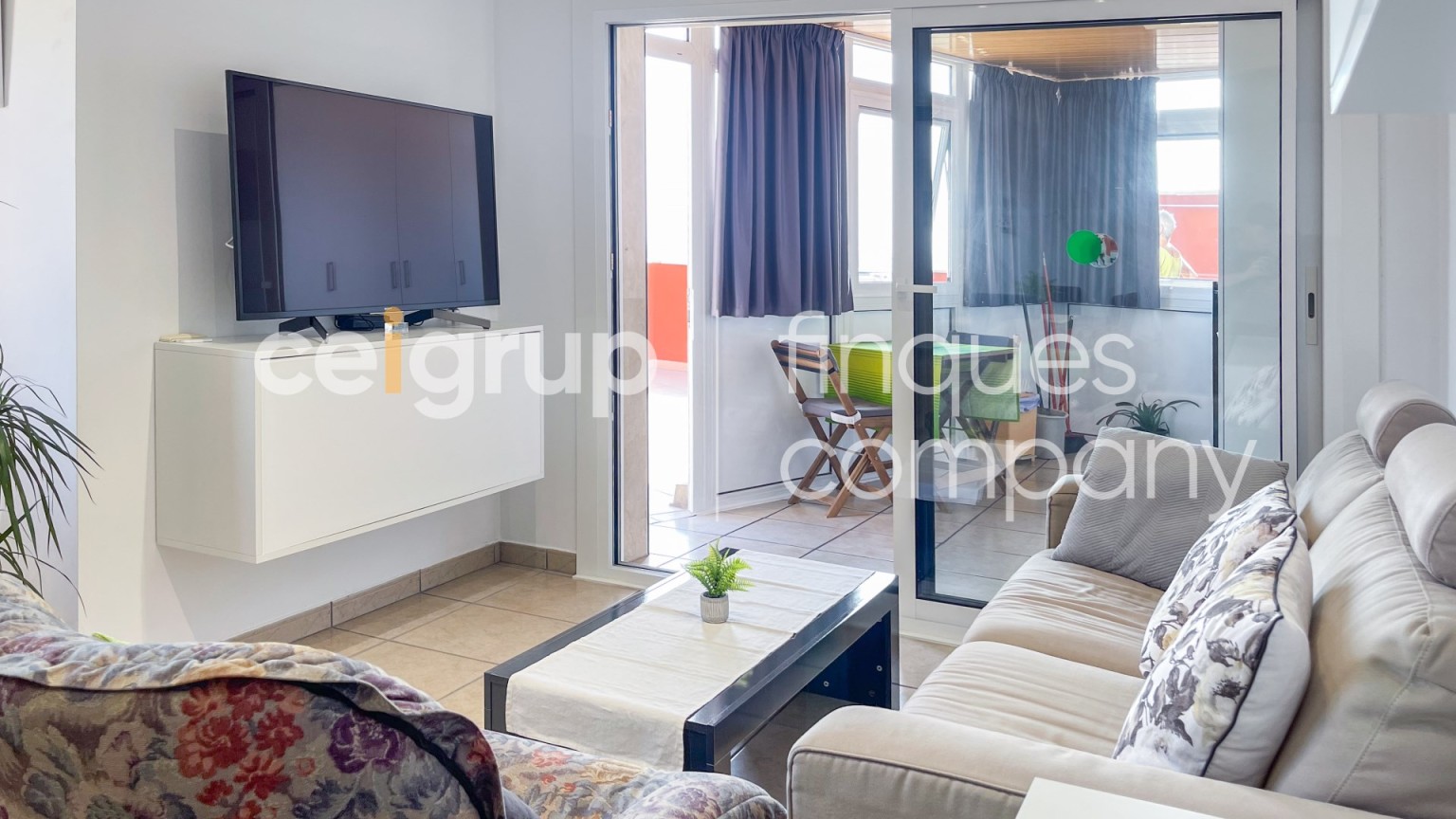 Excelente ático en venta, con vistas a la Bahia de Roses, enfrente del museo Dalí de Figueres